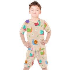 Seamless Pattern Cute Snail With Flower Leaf Kids  Tee And Shorts Set