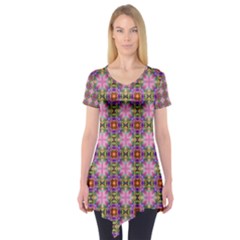 Seamless Psychedelic Pattern Short Sleeve Tunic  by Jancukart