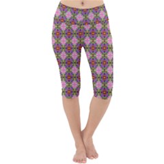 Seamless Psychedelic Pattern Lightweight Velour Cropped Yoga Leggings