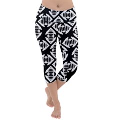 Background Pattern Lightweight Velour Capri Yoga Leggings