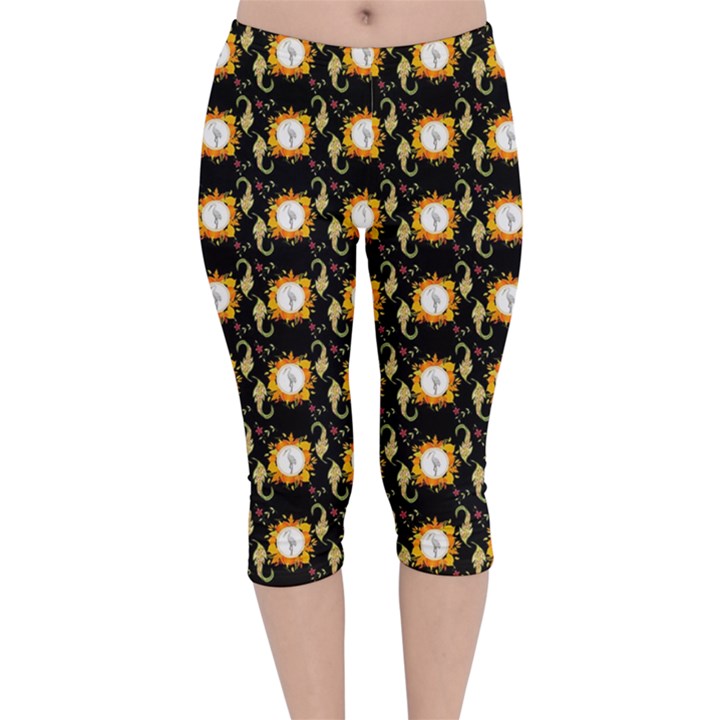 Flowers Pattern Velvet Capri Leggings 