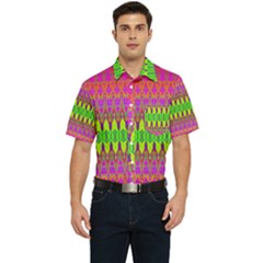 Groovy Godess Men s Short Sleeve Pocket Shirt 