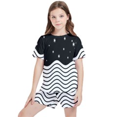 Black And White Waves And Stars Abstract Backdrop Clipart Kids  Tee And Sports Shorts Set by Amaryn4rt