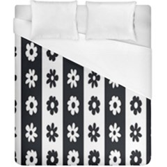 Black-and-white-flower-pattern-by-zebra-stripes-seamless-floral-for-printing-wall-textile-free-vecto Duvet Cover (california King Size) by nate14shop