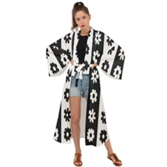 Black-and-white-flower-pattern-by-zebra-stripes-seamless-floral-for-printing-wall-textile-free-vecto Maxi Kimono