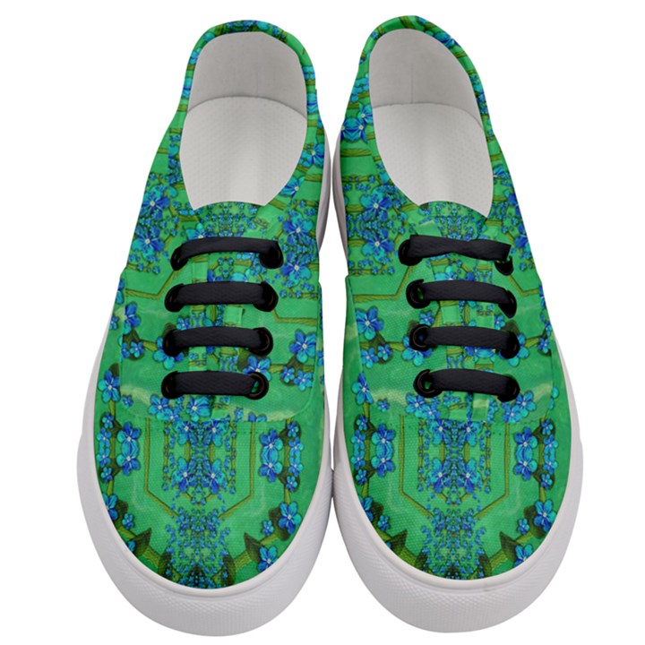 Vines Of Beautiful Flowers On A Painting In Mandala Style Women s Classic Low Top Sneakers