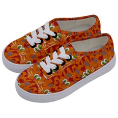 Animals Pet Cats Kids  Classic Low Top Sneakers by artworkshop