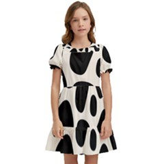 Leoperd-white-black Background Kids  Puff Sleeved Dress