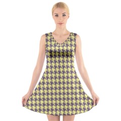 Houndstooth V-neck Sleeveless Dress by nate14shop