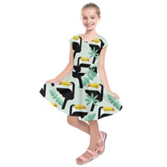 Seamless-tropical-pattern-with-birds Kids  Short Sleeve Dress