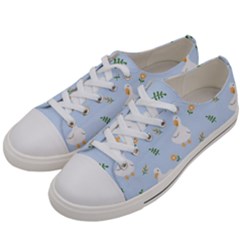 Duck-flower-seamless-pattern-background Men s Low Top Canvas Sneakers