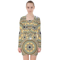 Motif-circle-vintage-circular-pattern V-neck Bodycon Long Sleeve Dress