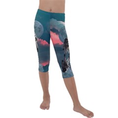 Astronaut-moon-space-nasa-planet Kids  Lightweight Velour Capri Leggings 