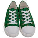 Water Lilies In The Soft Clear Warm Tropical Sea Men s Low Top Canvas Sneakers View1