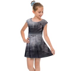 Haunted-night Building Kids  Cap Sleeve Dress