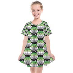 Hackers Town Void Mantis Hexagon Aromantic Pride Flag Kids  Smock Dress by WetdryvacsLair