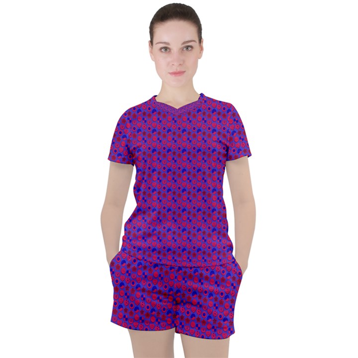 Digitalart Women s Tee and Shorts Set