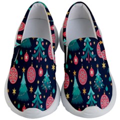 Hand-drawn-flat-christmas-pattern Kids Lightweight Slip Ons by nate14shop