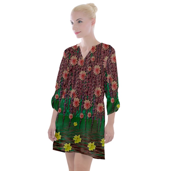 Floral Vines Over Lotus Pond In Meditative Tropical Style Open Neck Shift Dress