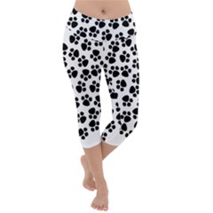 Abstract-black-white Lightweight Velour Capri Yoga Leggings by nate14shop