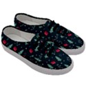 Christmas Pattern Design  Men s Classic Low Top Sneakers View3