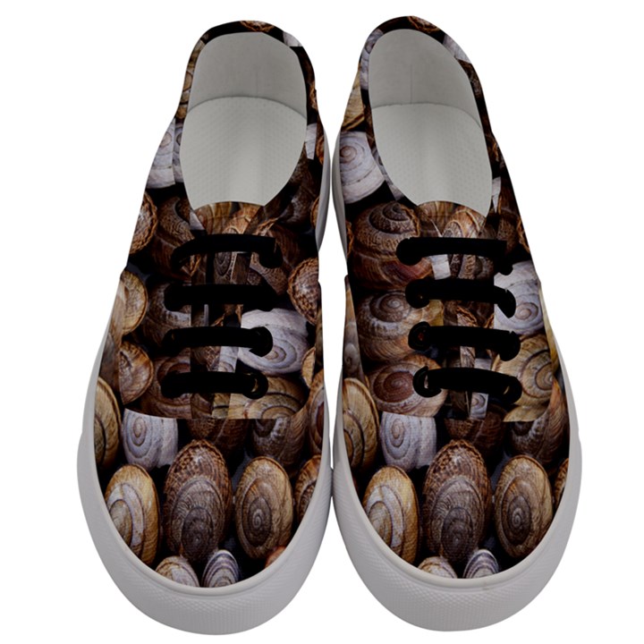 Snail Shells Pattern Arianta Arbustorum Men s Classic Low Top Sneakers