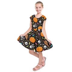 Halloween Pattern 3 Kids  Short Sleeve Dress by designsbymallika