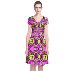 Abstract-karakkter Short Sleeve Front Wrap Dress