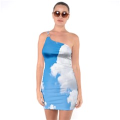 Cloudy One Soulder Bodycon Dress by nateshop