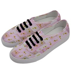 Giraffe Men s Classic Low Top Sneakers by nateshop