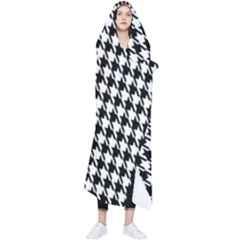 Houndstooth Wearable Blanket by nateshop