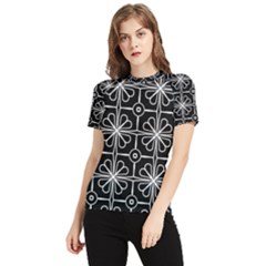 Seamless-pattern Black Women s Short Sleeve Rash Guard by nateshop