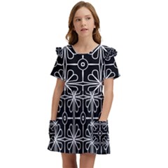 Seamless-pattern Black Kids  Frilly Sleeves Pocket Dress