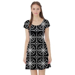 Seamless-pattern Black Short Sleeve Skater Dress by nateshop