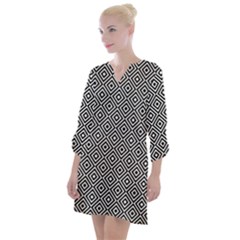 Square-black Open Neck Shift Dress by nateshop