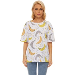 Seamless Stylish Pattern-with-fresh-yellow-bananas-background Oversized Basic Tee by Wegoenart