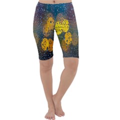 Bokeh Raindrops Window  Cropped Leggings  by artworkshop