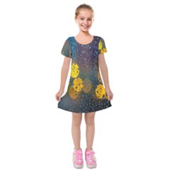 Bokeh Raindrops Window  Kids  Short Sleeve Velvet Dress by artworkshop