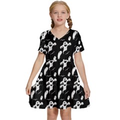 Halloween Background Ghost Pattern Kids  Short Sleeve Tiered Mini Dress by Amaryn4rt