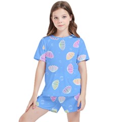 Seashell Clam Pattern Art Design Kids  Tee And Sports Shorts Set by Amaryn4rt