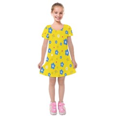  Flowers Spring Kids  Short Sleeve Velvet Dress by artworkshop