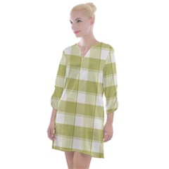 Green Tea - White And Green Plaids Open Neck Shift Dress by ConteMonfrey