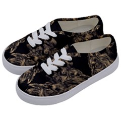 Animalsangry Male Lions Conflict Kids  Classic Low Top Sneakers by Jancukart