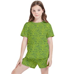 Oak Tree Nature Ongoing Pattern Kids  Tee And Sports Shorts Set