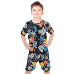 Design Print Pattern Colorful Kids  Tee And Shorts Set by Ravend