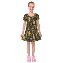 Christmas Background Seamless Kids  Short Sleeve Velvet Dress by artworkshop