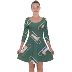 Gold Santa s Sleigh Green Print Quarter Sleeve Skater Dress by TetiBright