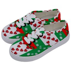 Christmas-05 Kids  Classic Low Top Sneakers by nateshop