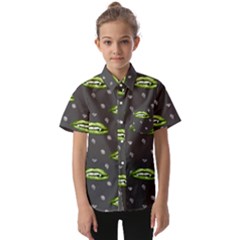 Green Vampire Mouth - Halloween Modern Decor Kids  Short Sleeve Shirt by ConteMonfrey