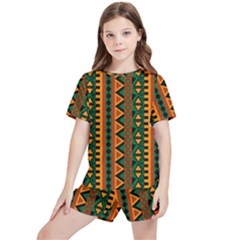 African Pattern Texture Kids  Tee And Sports Shorts Set by Ravend